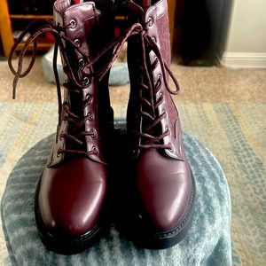 Like Nee Boots!! Tommy Hilfiger Size 10 Burgundy Color